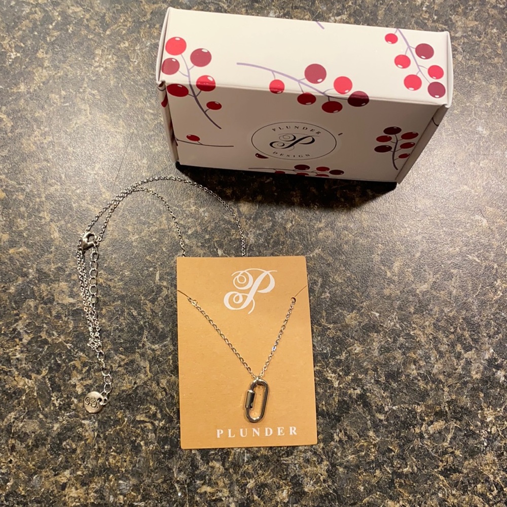 Silver Tone Plunder necklace